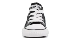 BOYS TODDLER CHUCK TAYLOR ALL STAR CLASSIC LOW SNEAKER><noscript><img width=