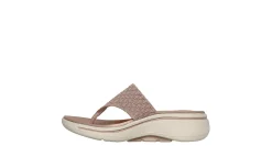 WOMENS GO WALK ARCH FIT SANDAL><noscript><img width=