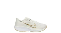 WOMENS QUEST 6 RUNNING SHOE>NIKE